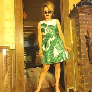 VINTAGE quintessential, must have floral dress